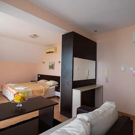 Red Iguana 3* スヴェティ・ヴラス